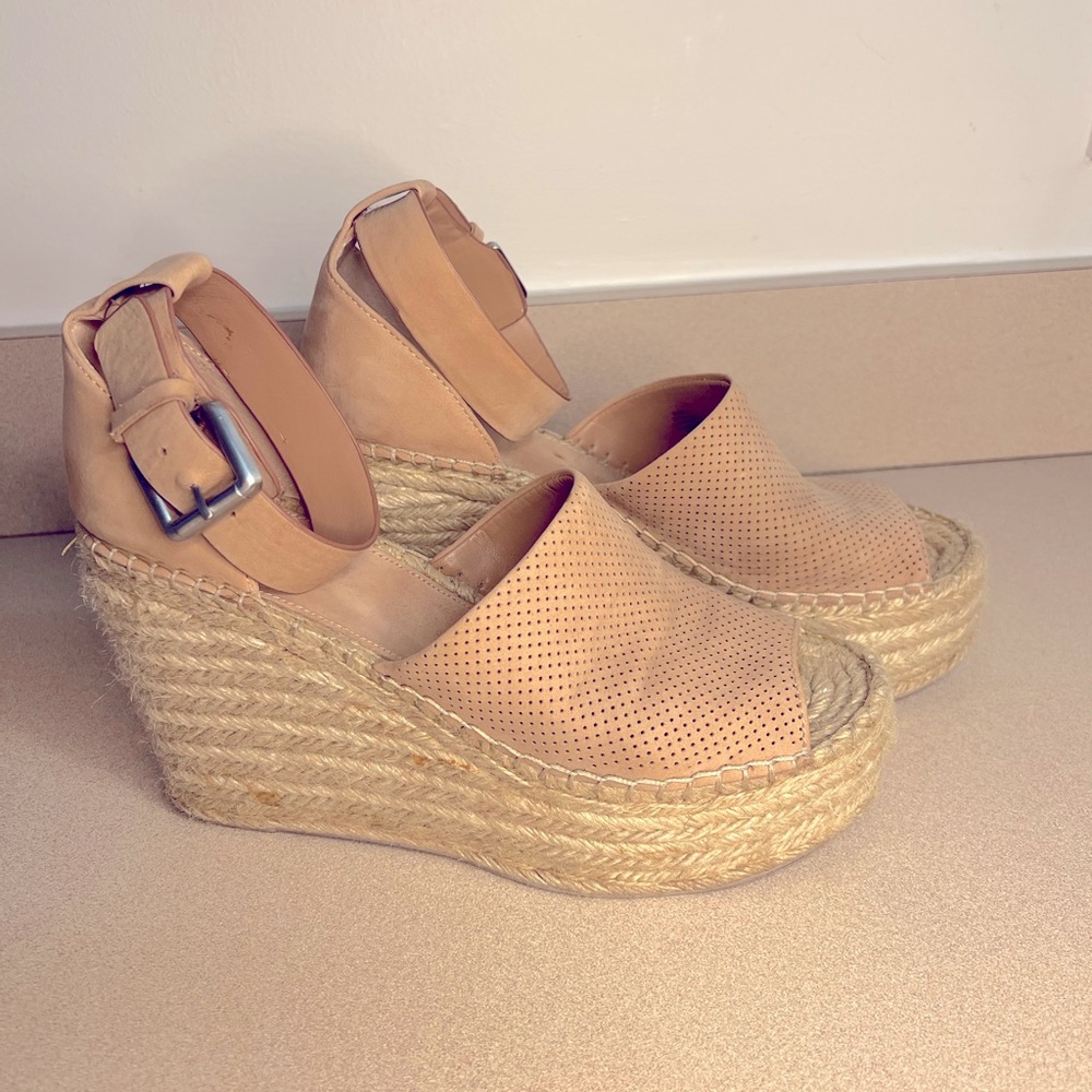 Marc Fisher Women’s Nude Platform Wedge Sandal Size 9